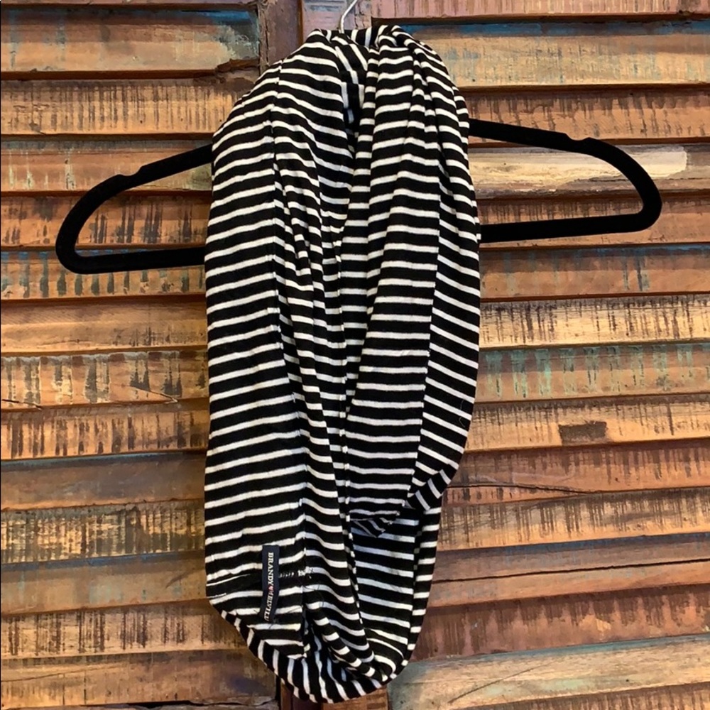 Brandy Melville Circle Scarf